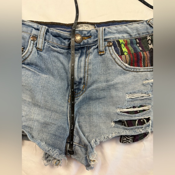 Free People Distressed Denim Shorts Patchwork Boho High Rise Size 27 Cotton - Picture 9 of 9